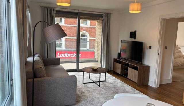 One Bedroom Flat on Boleyn Road - Dalston