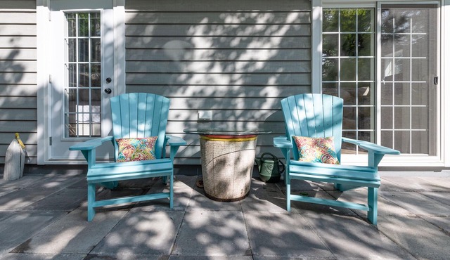 One bedroom fully equipped Mahone Bay luxury cottage