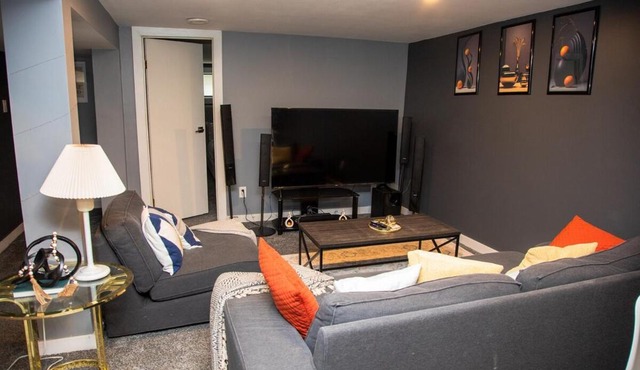 One-bedroom guest suite with private entry