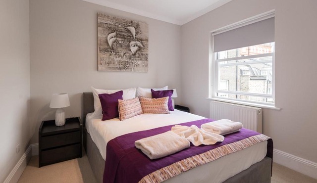 One bedroom High street kensington Apartment