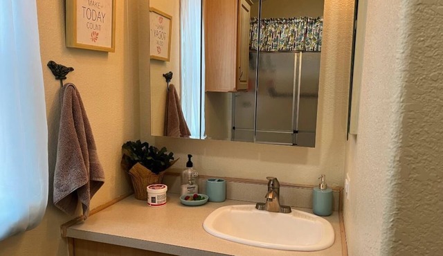 one bedroom house for rent May through September 2023