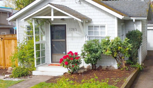 One Bedroom House in Desirable Bush Park location