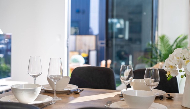 One bedroom house next to Hagley Park