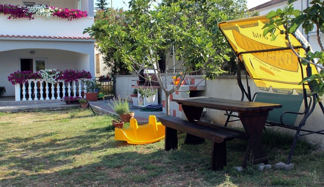 One bedroom apartment with terrace Seline, Paklenica (A-6603-c)