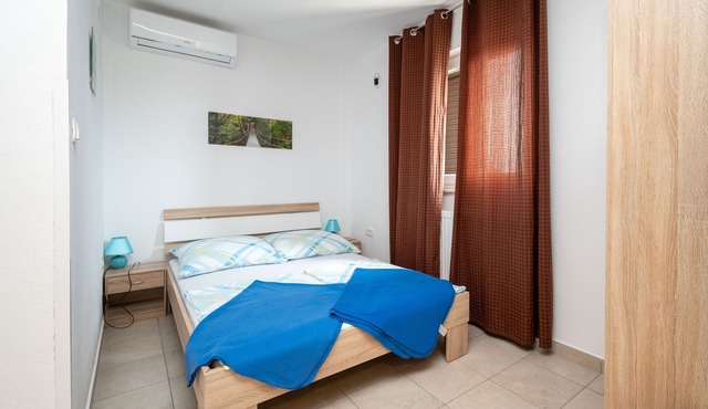 One bedroom apartment with balcony and sea view Tribanj Šibuljina, Paklenica (A-17818-c)