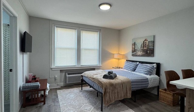 One bedroom in United States of America, New Haven