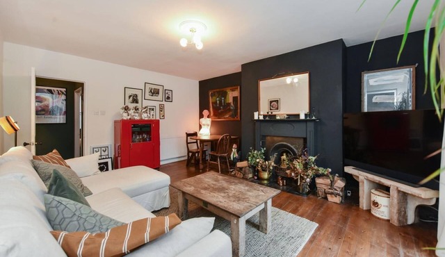 One Bedroom modern Flat in Grosvenor Avenue, London