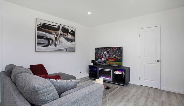 One bedroom new remodel furnished to tens! Pure luxury, professionally decorated