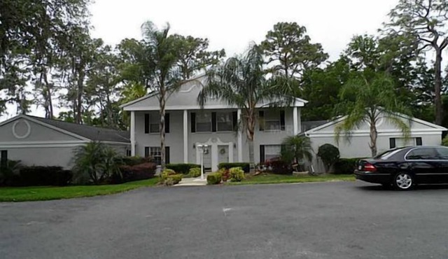 ONE BEDROOM NICE 1 AND 1/2 BATH WITH LARGE SCREEN PORCH