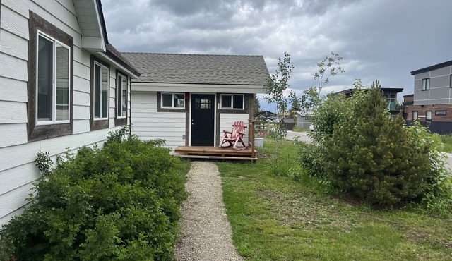 One bedroom one bath, Great location downtown close to everything.