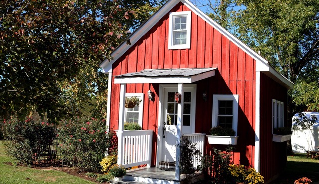 One Bedroom One Bath Cottage On 250 Acre Cattle Farm.