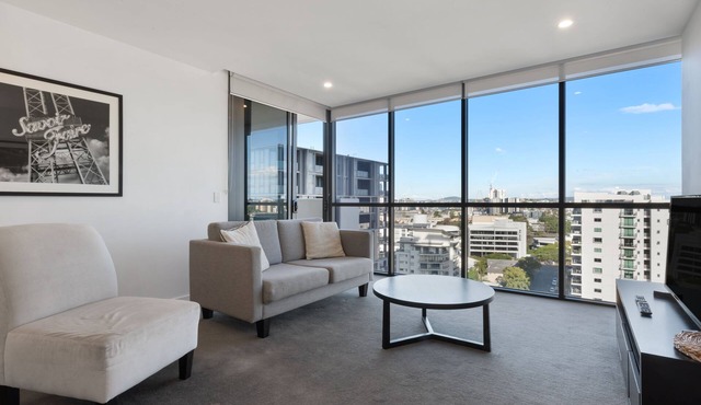 One Bedroom One Bathroom Hearty Milton Apartment, free parking & more!