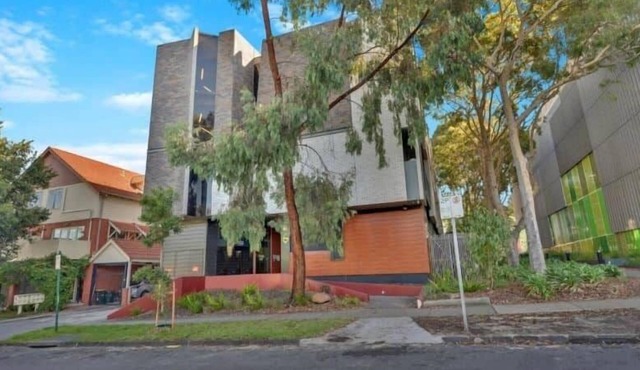 One Bedroom Penthouse Apartment in Box Hill