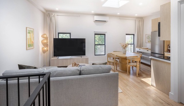 One-Bedroom Penthouse Apartment in PRIME Williamsburg!