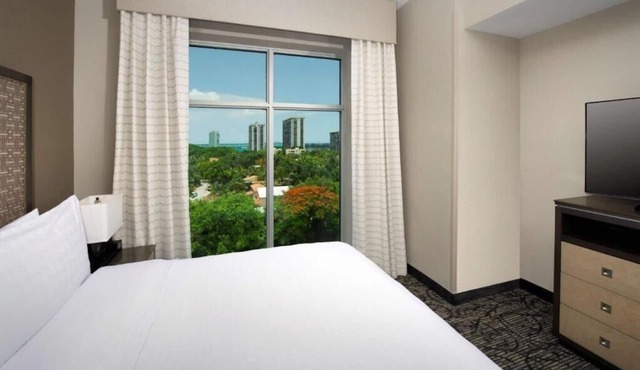 One Bedroom Suite Near Herbs By Betty MIA