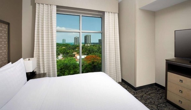 One Bedroom Suite Near Simpson Park MIA