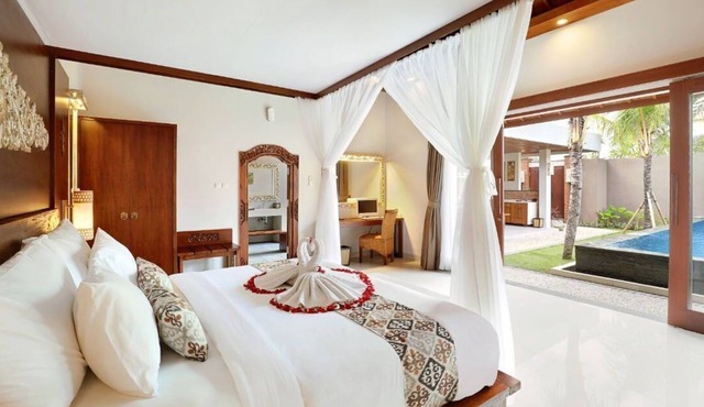 One Bedroom Suite Villa with a private pool only 5 minutes drive to the beach