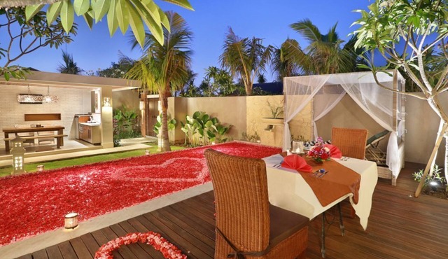 One Bedroom Suite Villa with a private pool only 5 minutes drive to the beach