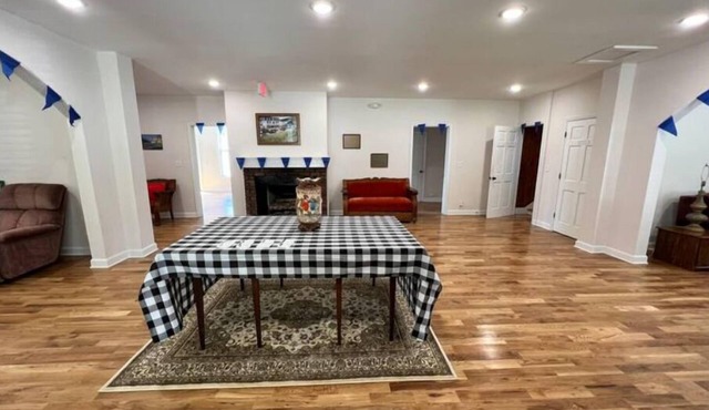 One Bedroom three beds Apartment 2