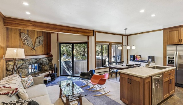 One Bedroom walking distance to Palisades Tahoe!