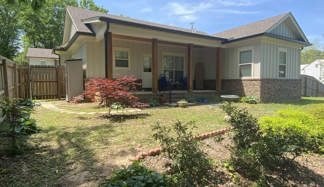 One block from Main Street, short ride to Oxford, Enid, Sardis and Grenada Lakes