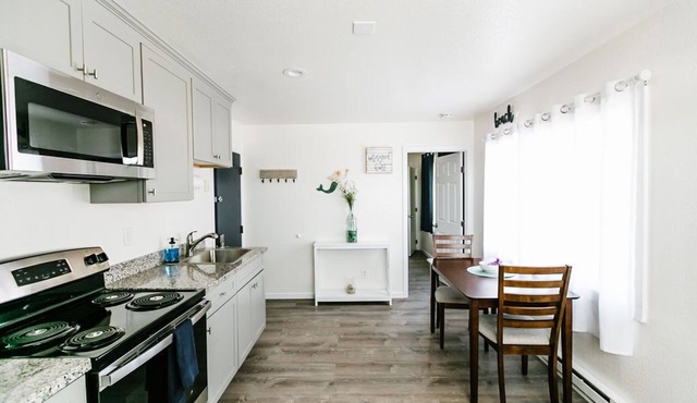 One Block from Ocean CLOSE to everything! Modern and Clean!