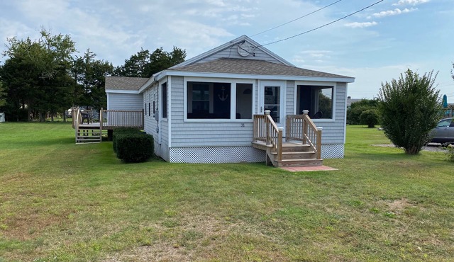 One block from private Misquamicut Fire District beach!