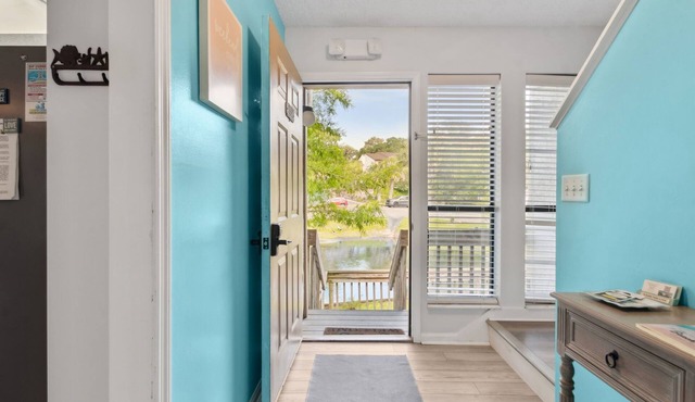 ONE BLOCK from the beach! Weekly and monthly discounts offered.