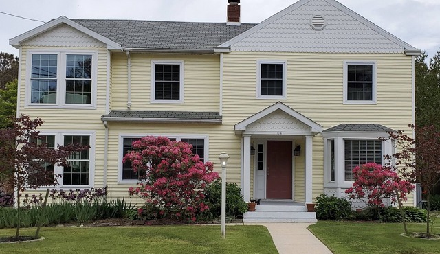 ONE BLOCK TO BEACH-PET FRIENDLY-FREE BEACH BONFIRE FOR WEEKS OF 5/30-6/13!