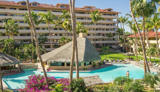 one block to medano beach , 2 blocks to the Cabo Marina & Downtown Cabo