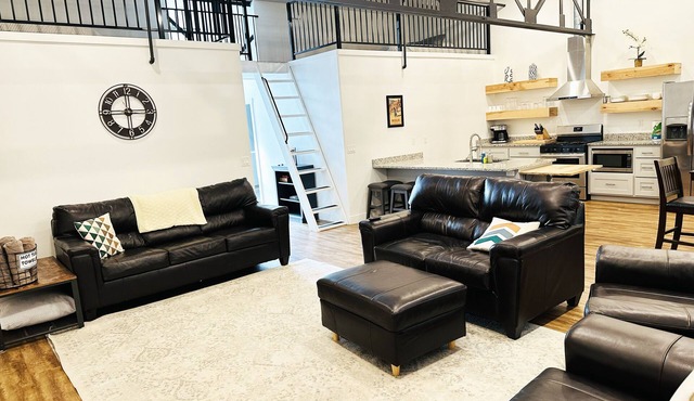 One block to Moab shops and restaurants closest condos to downtown