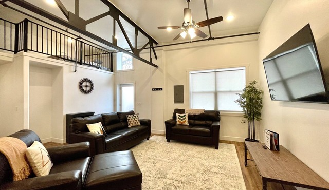 One block to Moab shops and restaurants closest condos to downtown