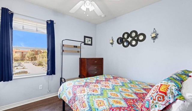 One Block to UF Campus! 1bed 1bath apartment