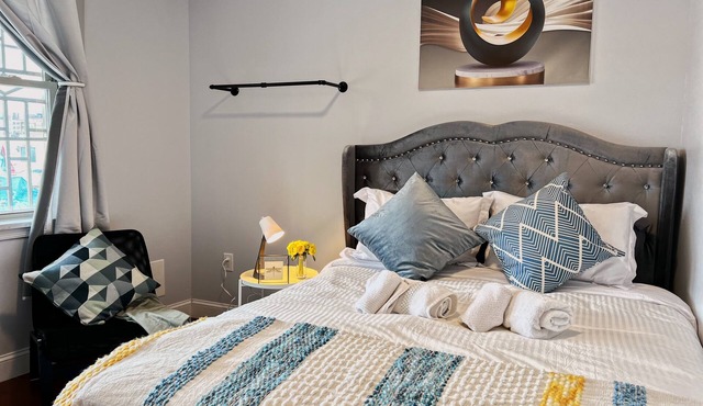 One-BR near CenterCity, Chinatown: Unit B
