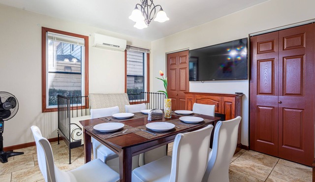 One Bus Stop to NYC-EWR Airport 4BR House+Hot Tub+Free Parking