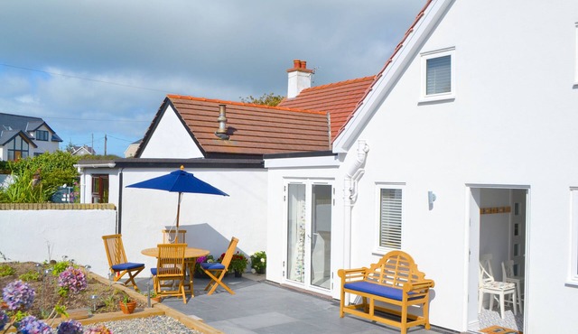 ONE DOLFOR, pet friendly, luxury holiday cottage in Aberdaron