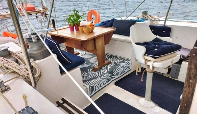 one double room in our catamaran in porqueroles bay