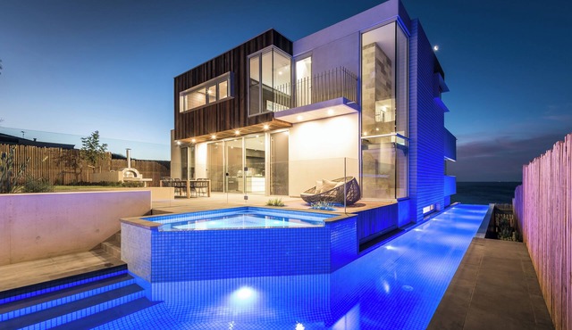 One Eighty° Marino - Ocean Front, 25m Heated Infinity Pool with Coastal Views