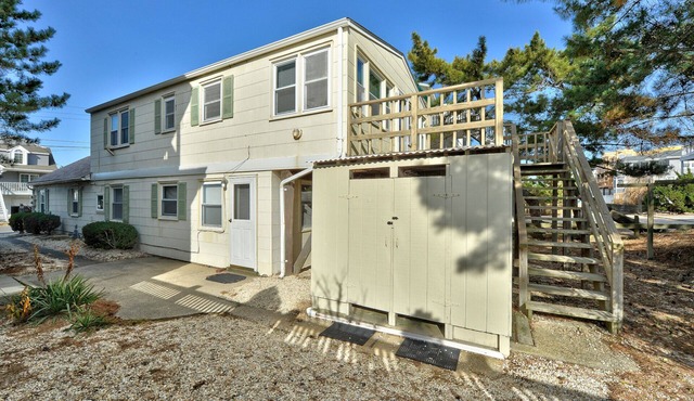 One House From the Beach/Beach Haven Gardens DuplexnSaturday to Saturday rental.