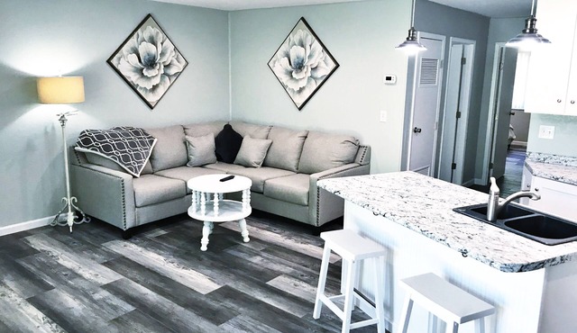One level condo/King bed, WiFi- sleeps 4
