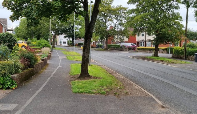 One Lovely Apartmt 1 Double & 2 Camp Beds