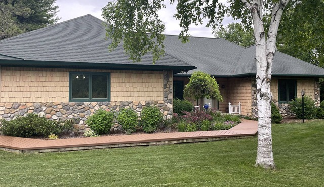 One Oak Vacation Rental - Lake Charlevoix Area