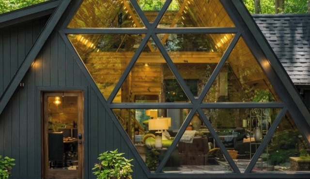 One-of-a-Kind A-Frame Retreat Hot-Tub, Fire-Pit