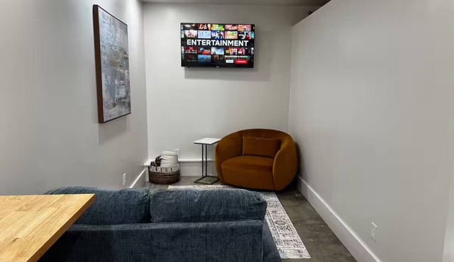 One of a kind ADU located in Omaha's Benson District!