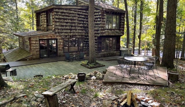 One-of-a-kind contemporary ski lodge in the heart of Rib Mountain State Park