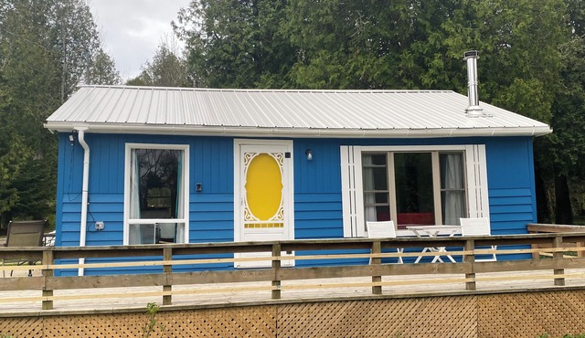 One-of-a-kind cottage steps from Lake Huron!