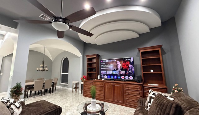 One of a Kind custom 4-bedroom home with gorgeous ceilings design in Humble