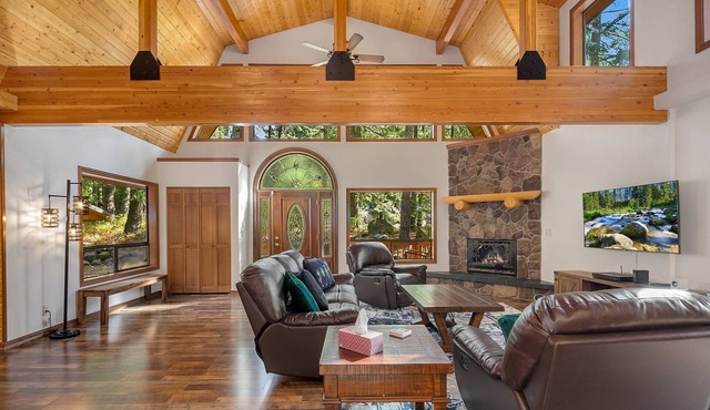 One of a kind family retreat! Slps 30 | Gym | Game Room | On Silver Creek