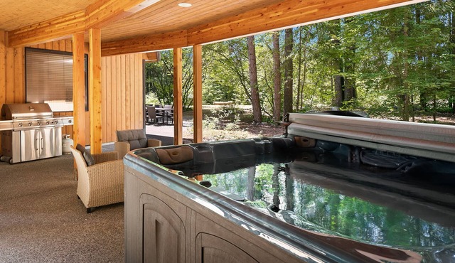 One of a kind family retreat! Slps 30 | Gym | Game Room | On Silver Creek