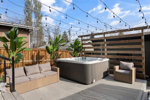 *One of a Kind* | Hot Tub| Air Hockey| Pool and…